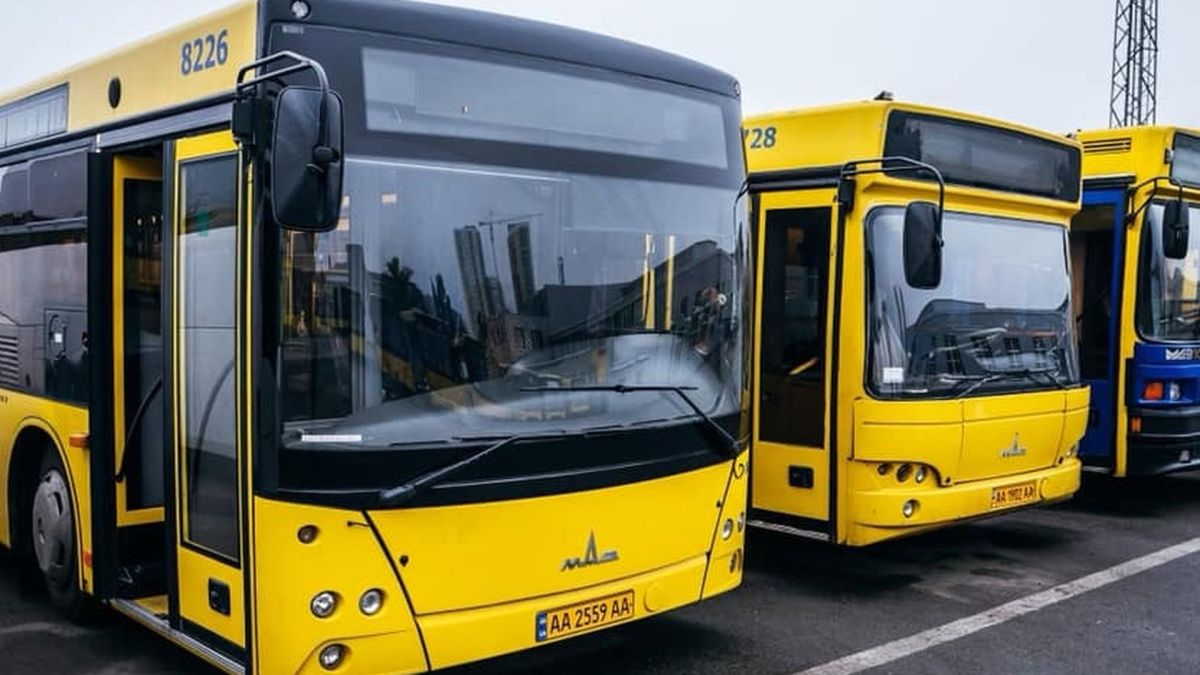 Автобус № 1-М едет через Подольский мост из-за перекрытия моста Метро