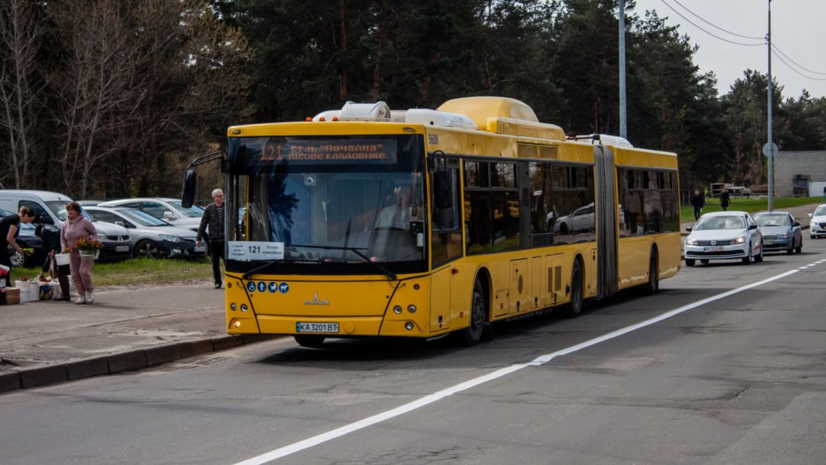 Автобусы №62, 110, 111 и 114 временно изменили маршрут из-за перекрытия Крещатика
