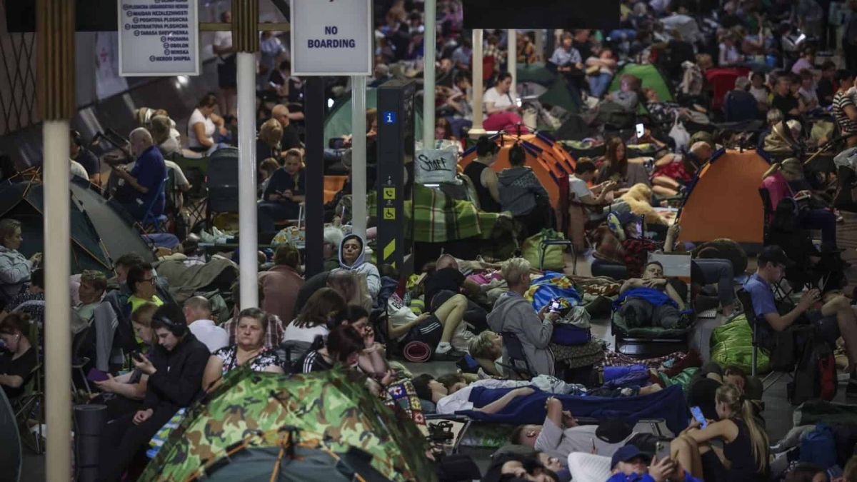 В метро ночью укрывались более 56 тысяч человек — доступ не ограничивали