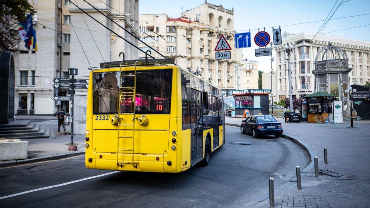 Троллейбусы №29, 30, 31 и 47 задерживаются на проспекте Шухевича из-за ДТП